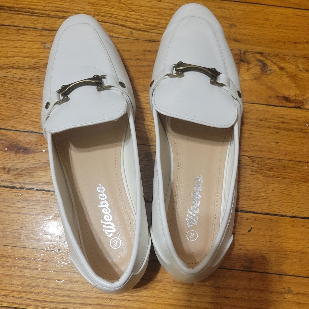 Weeboo Chic Silver Decor White Women's Loafers Size 8